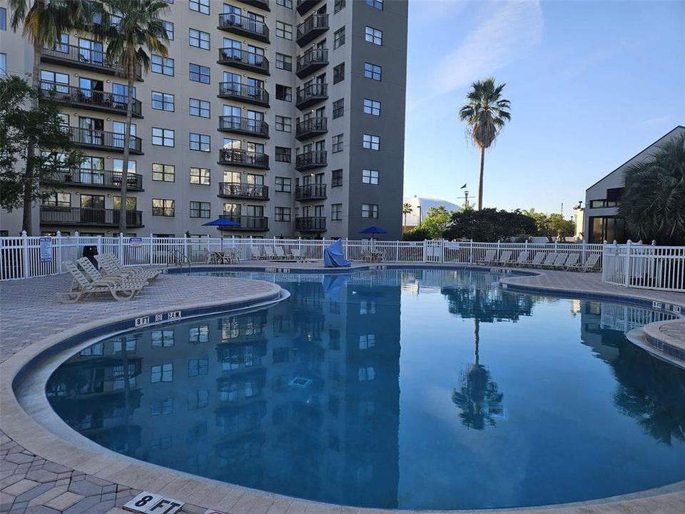 Activo con contrato: $229,000 (2 camas, 2 baños, 578 Pies cuadrados)