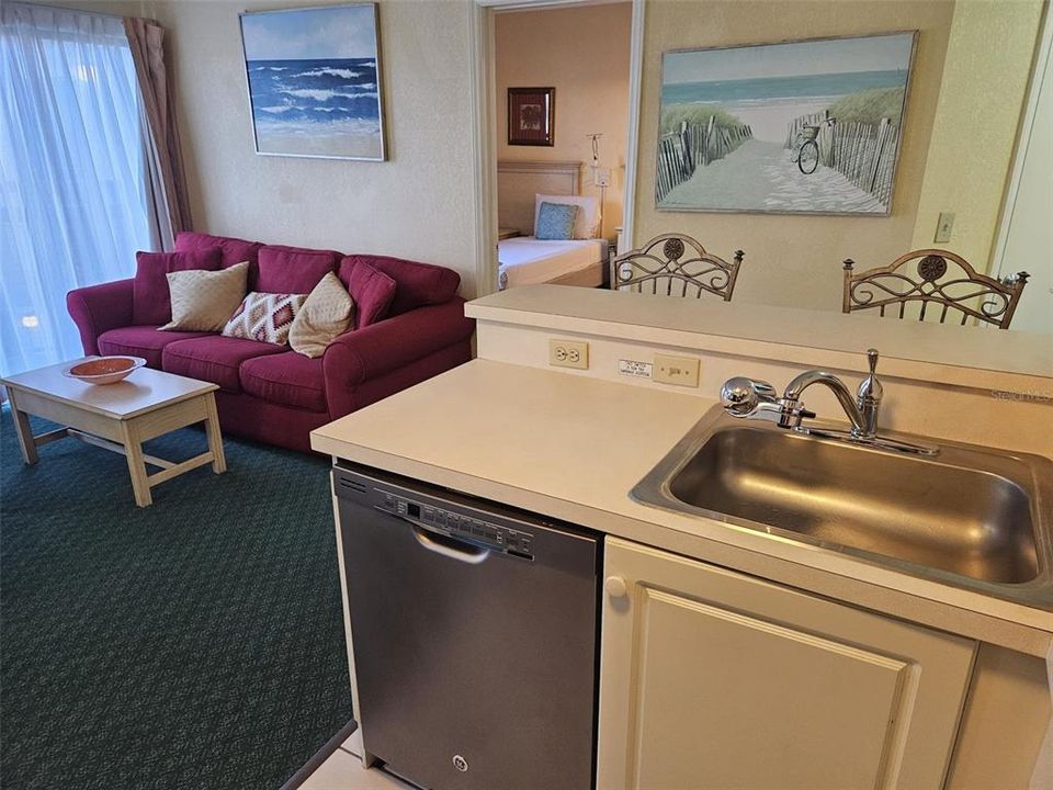 Activo con contrato: $229,000 (2 camas, 2 baños, 578 Pies cuadrados)