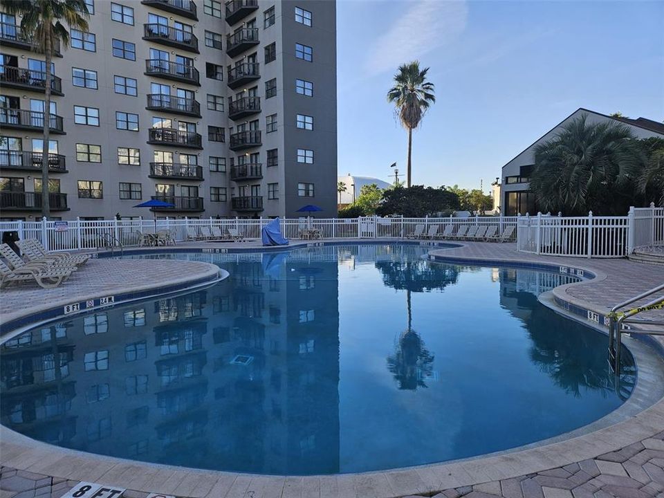 Activo con contrato: $229,000 (2 camas, 2 baños, 578 Pies cuadrados)