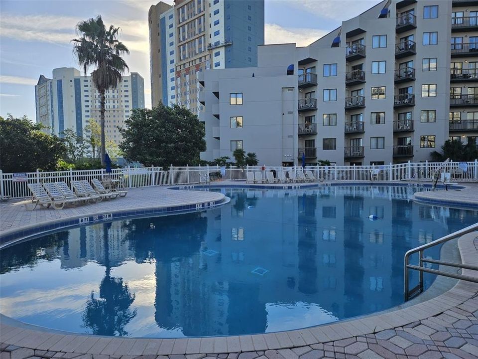 Activo con contrato: $229,000 (2 camas, 2 baños, 578 Pies cuadrados)