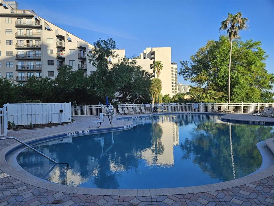 Activo con contrato: $229,000 (2 camas, 2 baños, 578 Pies cuadrados)