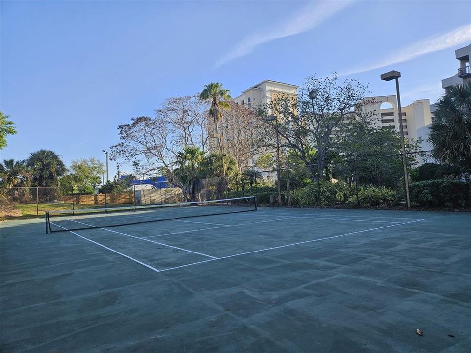 Activo con contrato: $229,000 (2 camas, 2 baños, 578 Pies cuadrados)