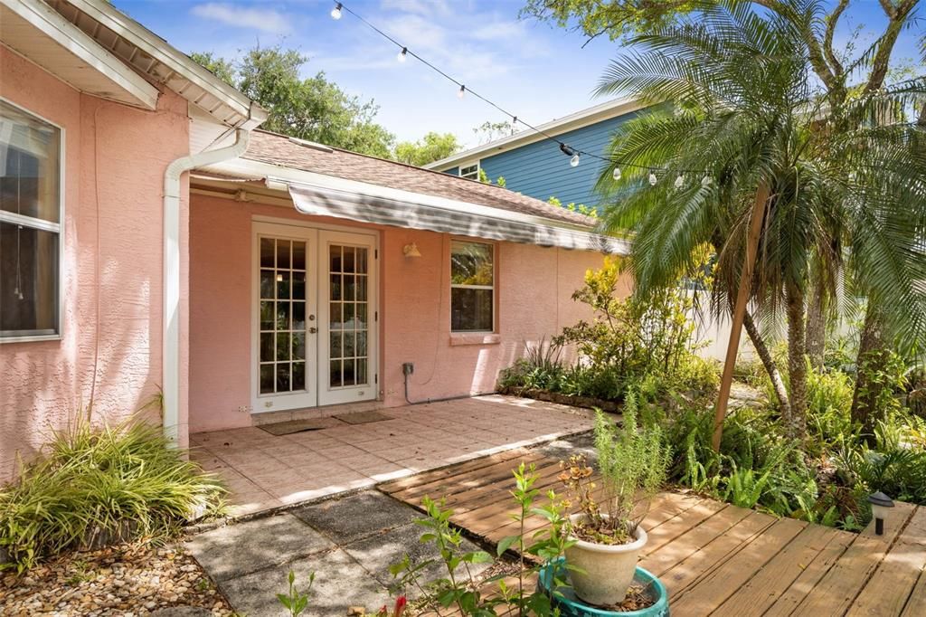 For Sale: $494,900 (2 beds, 2 baths, 1139 Square Feet)