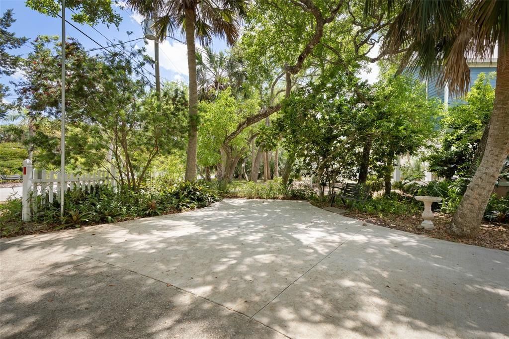 For Sale: $494,900 (2 beds, 2 baths, 1139 Square Feet)