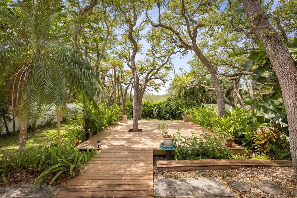 For Sale: $494,900 (2 beds, 2 baths, 1139 Square Feet)