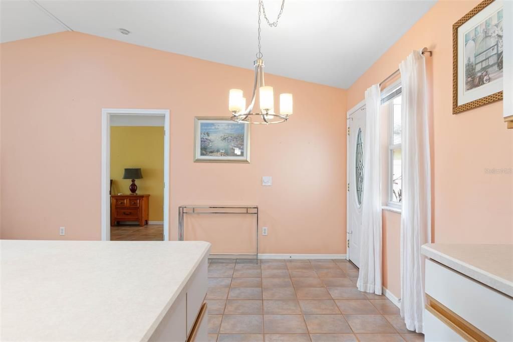 For Sale: $494,900 (2 beds, 2 baths, 1139 Square Feet)