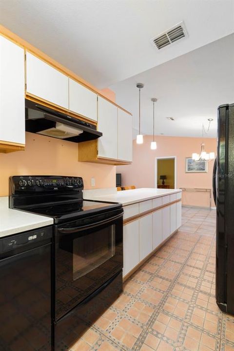 For Sale: $494,900 (2 beds, 2 baths, 1139 Square Feet)