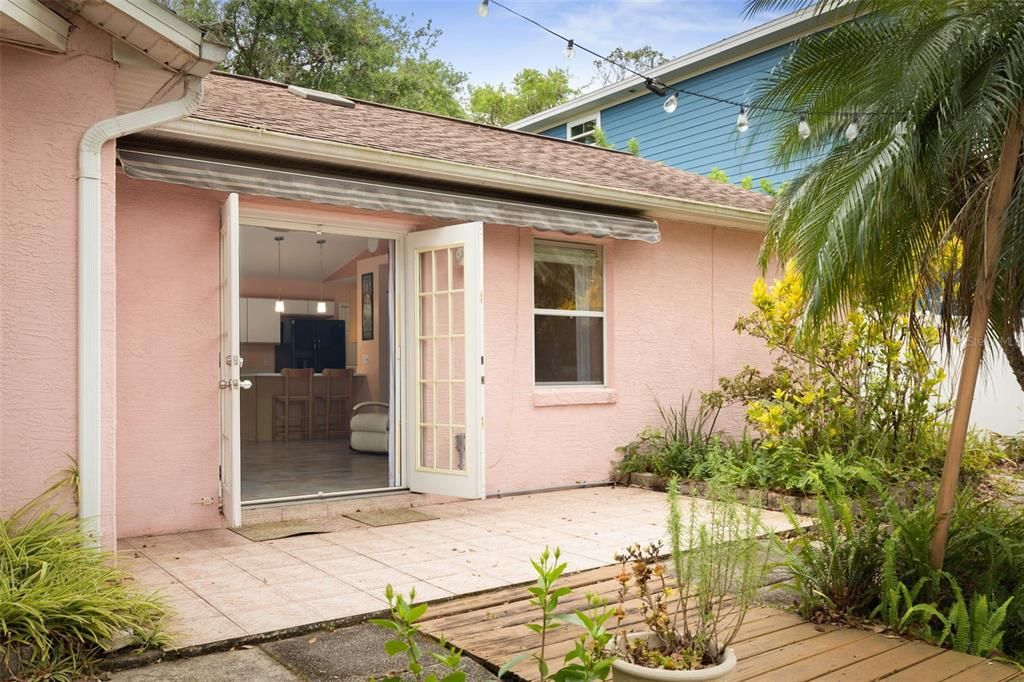 For Sale: $494,900 (2 beds, 2 baths, 1139 Square Feet)