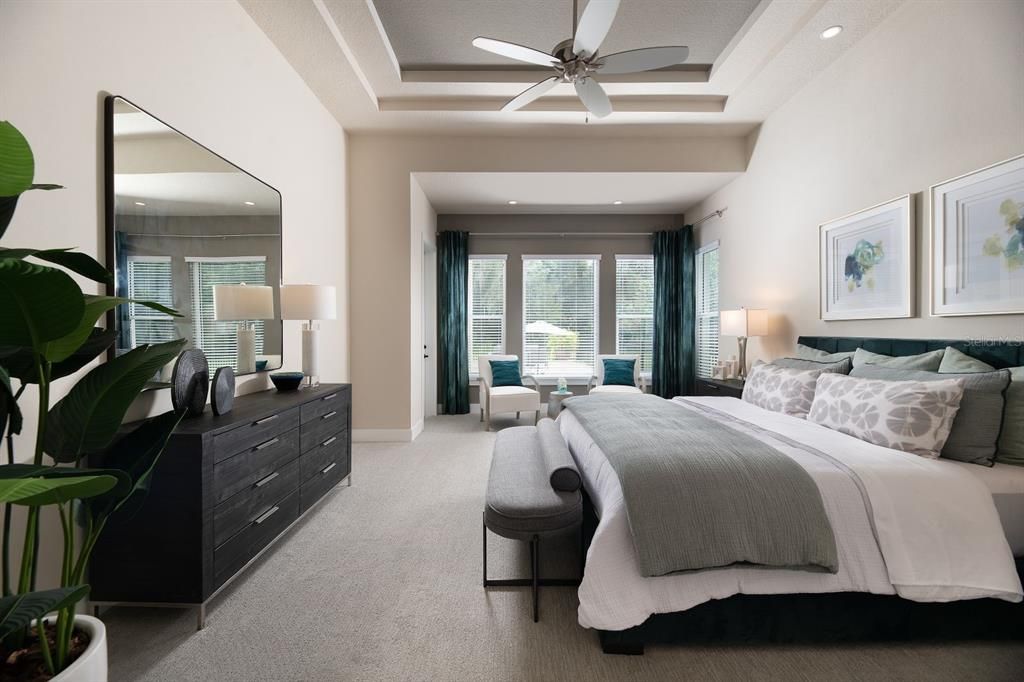 合同活跃: $1,659,000 (4 贝兹, 4 浴室, 3824 平方英尺)