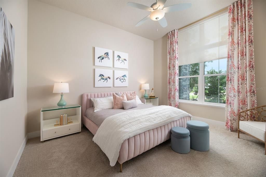 合同活跃: $1,659,000 (4 贝兹, 4 浴室, 3824 平方英尺)