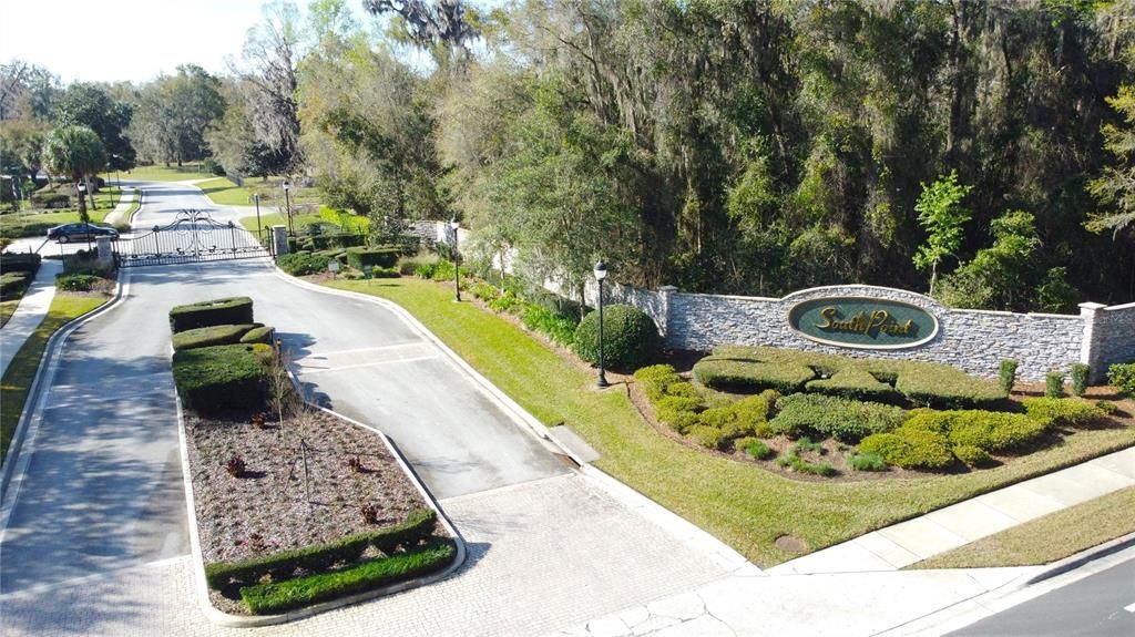 合同活跃: $1,659,000 (4 贝兹, 4 浴室, 3824 平方英尺)