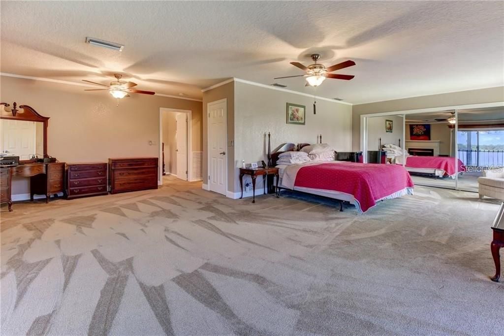 For Sale: $1,399,999 (5 beds, 5 baths, 5946 Square Feet)