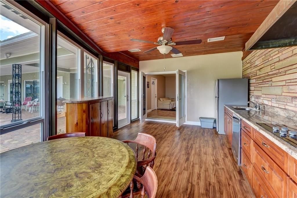 For Sale: $1,399,999 (5 beds, 5 baths, 5946 Square Feet)