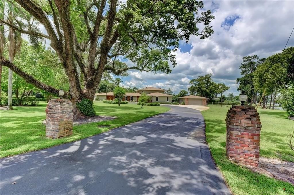 For Sale: $1,399,999 (5 beds, 5 baths, 5946 Square Feet)