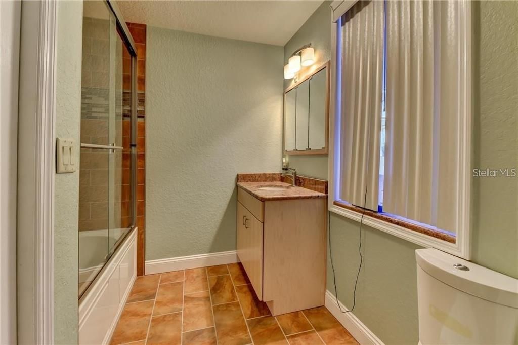 For Sale: $1,399,999 (5 beds, 5 baths, 5946 Square Feet)