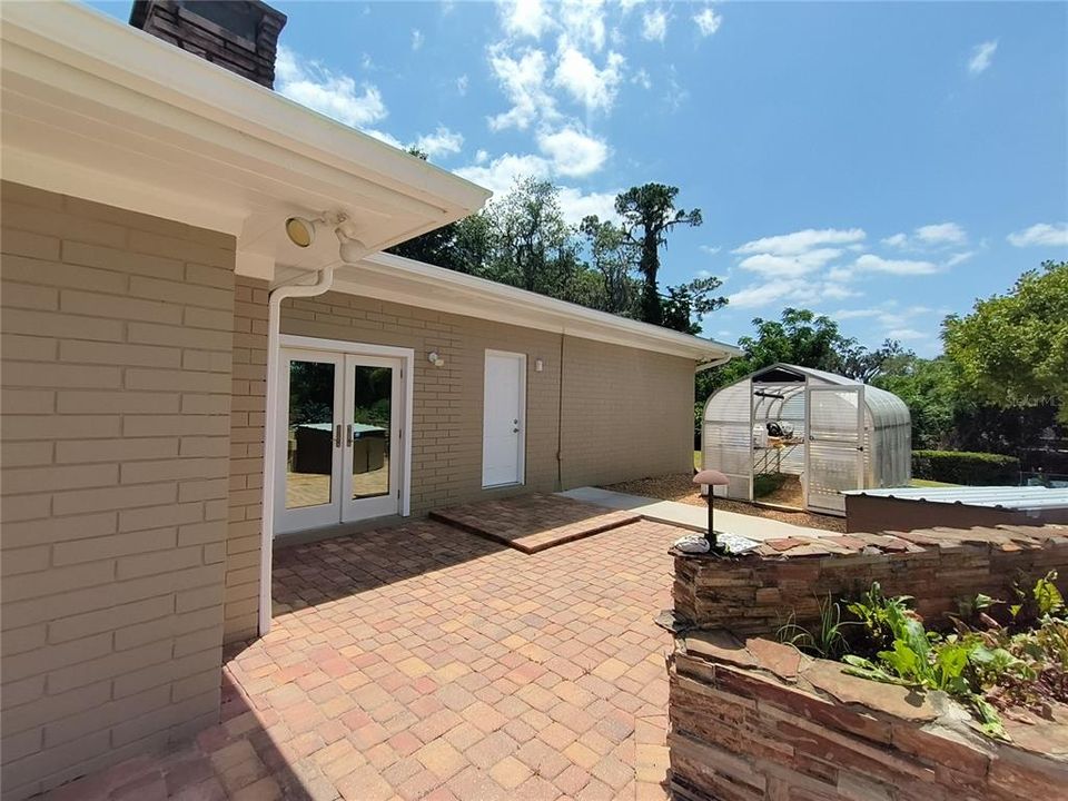 For Sale: $1,399,999 (5 beds, 5 baths, 5946 Square Feet)