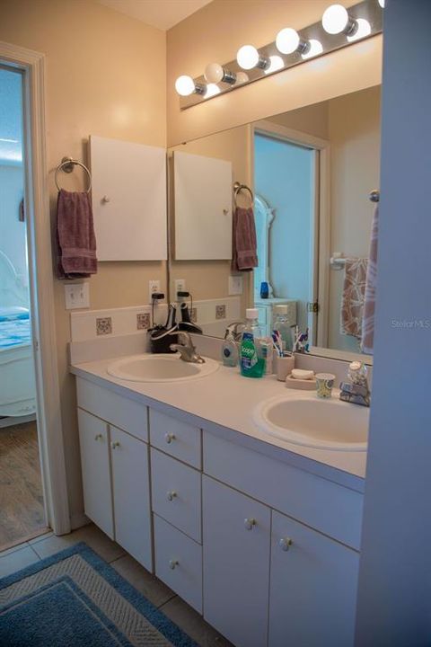 待售: $299,900 (3 贝兹, 2 浴室, 1623 平方英尺)