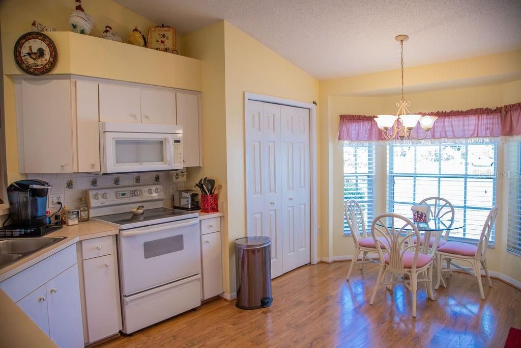 待售: $299,900 (3 贝兹, 2 浴室, 1623 平方英尺)