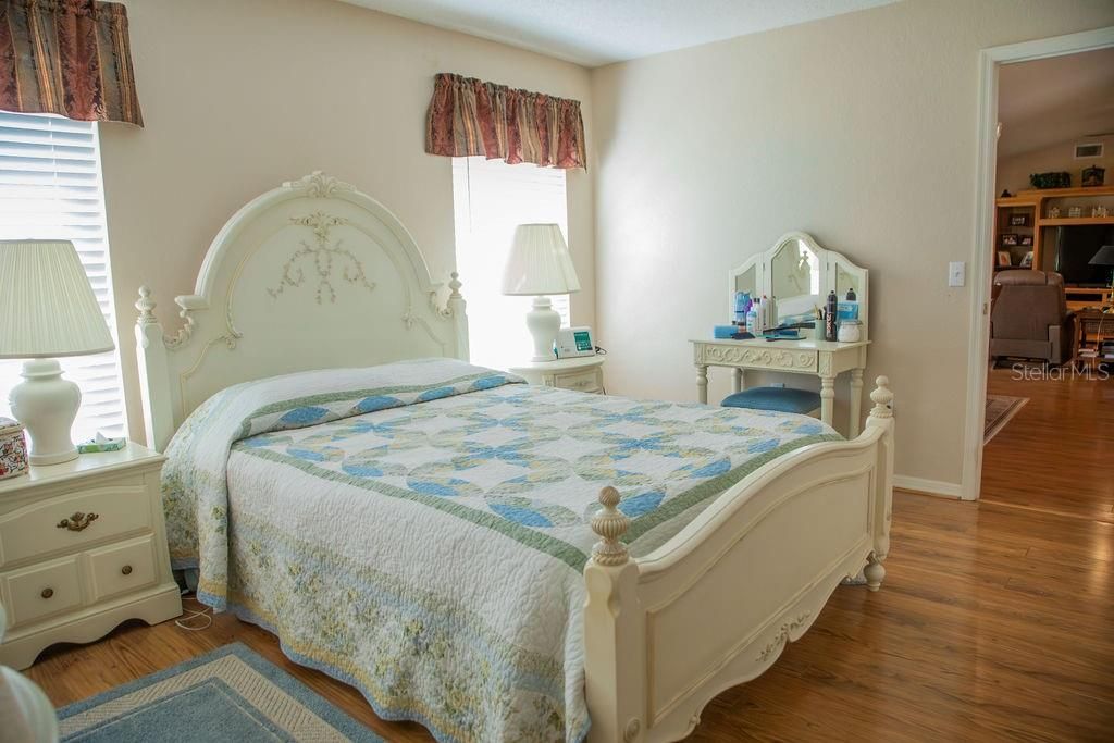 待售: $299,900 (3 贝兹, 2 浴室, 1623 平方英尺)