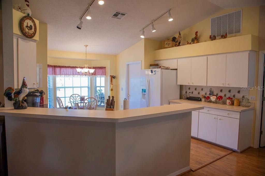 待售: $299,900 (3 贝兹, 2 浴室, 1623 平方英尺)