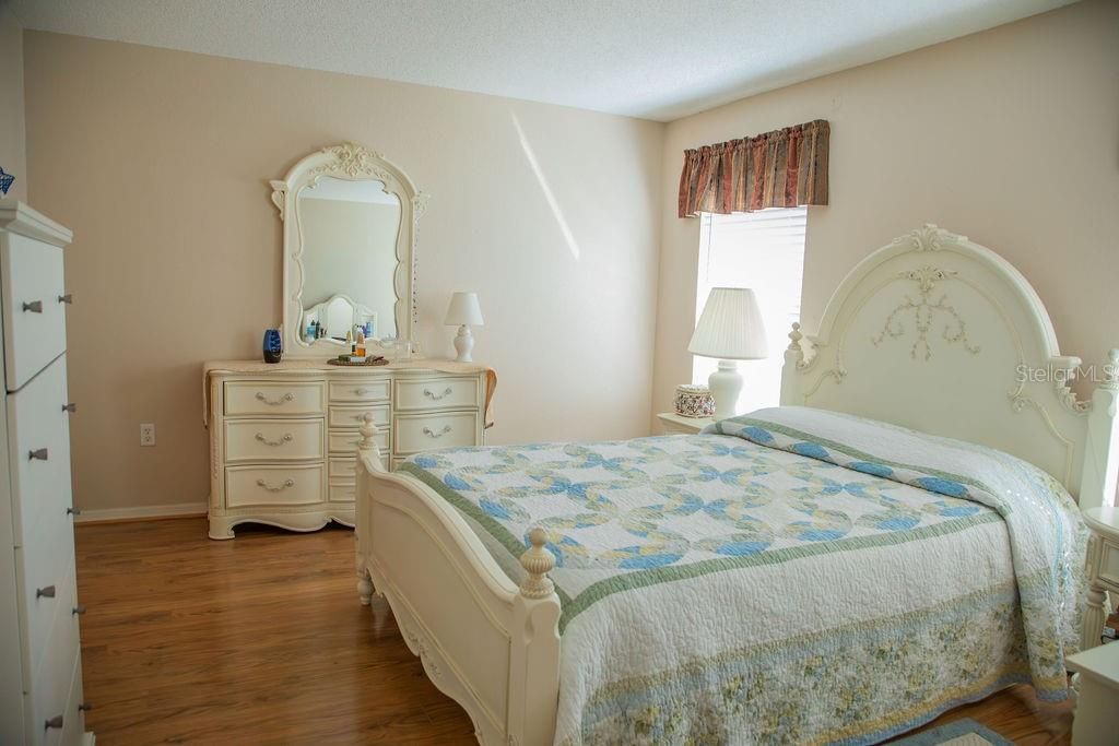 待售: $299,900 (3 贝兹, 2 浴室, 1623 平方英尺)