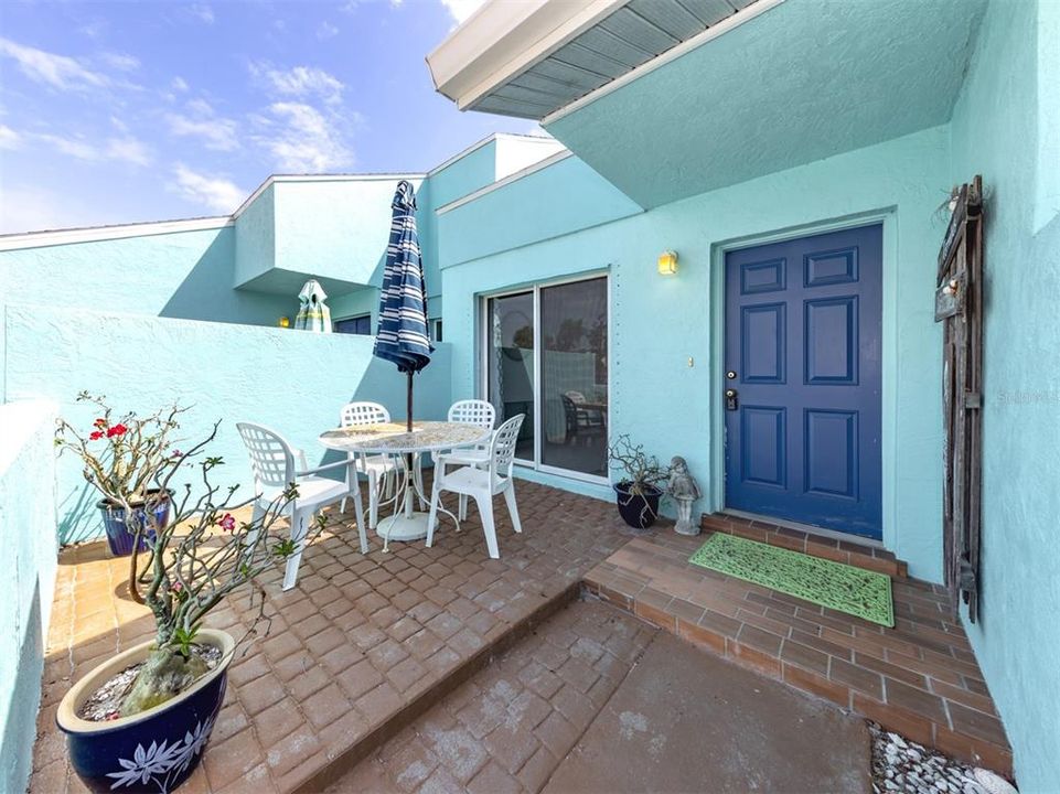 For Sale: $899,999 (4 beds, 0 baths, 2198 Square Feet)