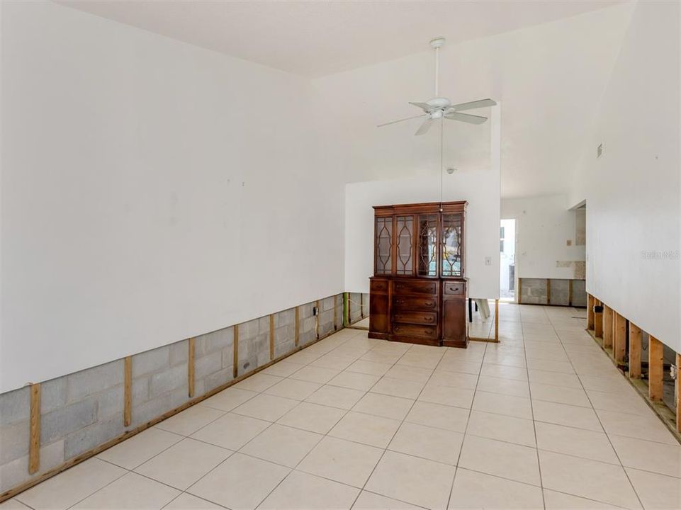 For Sale: $899,999 (4 beds, 0 baths, 2198 Square Feet)