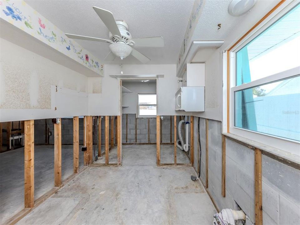 For Sale: $899,999 (4 beds, 0 baths, 2198 Square Feet)