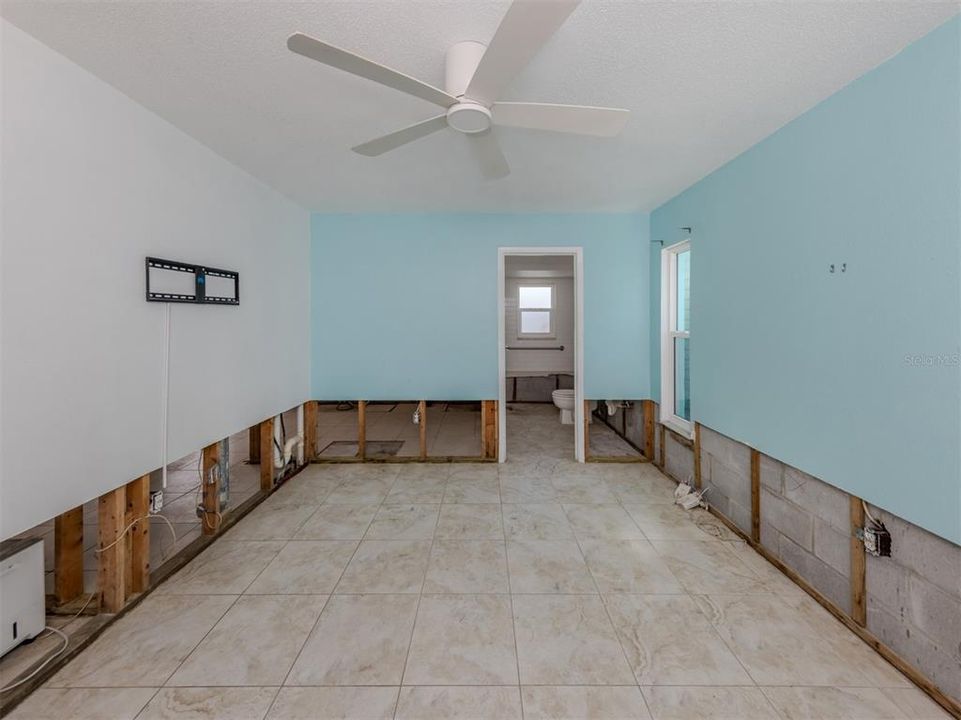 For Sale: $899,999 (4 beds, 0 baths, 2198 Square Feet)