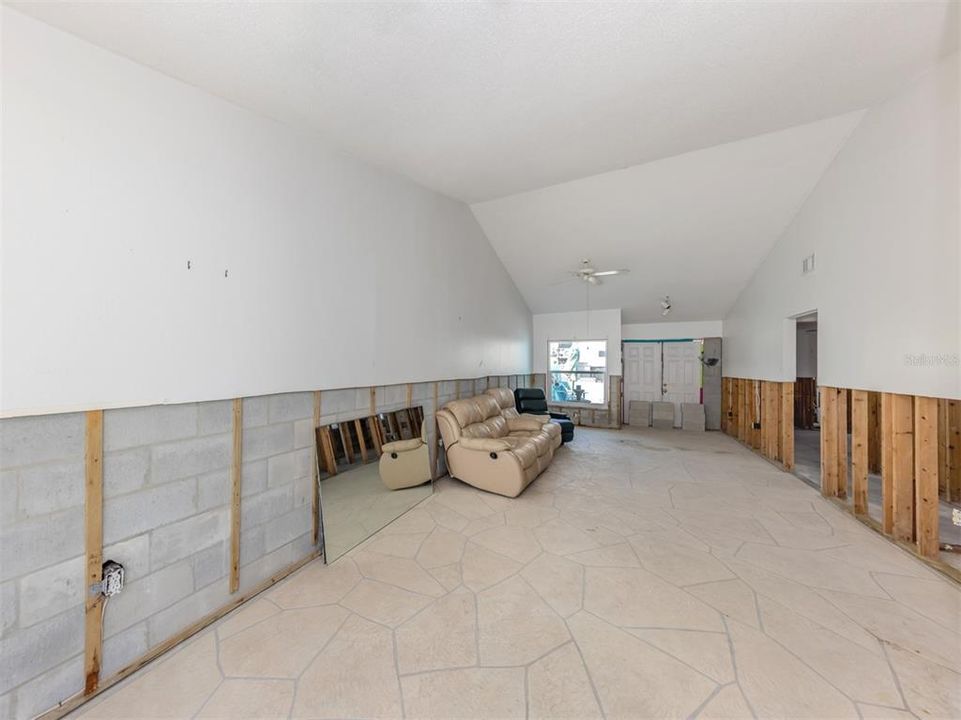 For Sale: $899,999 (4 beds, 0 baths, 2198 Square Feet)