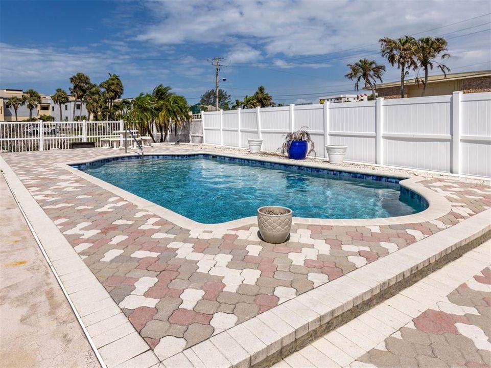 For Sale: $899,999 (4 beds, 0 baths, 2198 Square Feet)