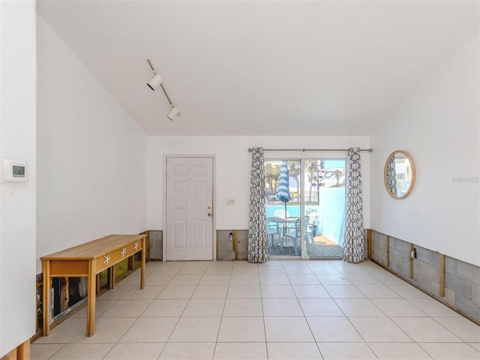 For Sale: $899,999 (4 beds, 0 baths, 2198 Square Feet)