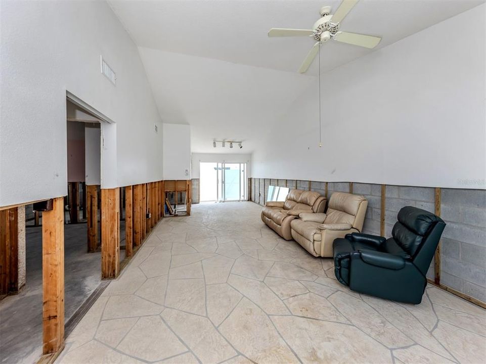 For Sale: $899,999 (4 beds, 0 baths, 2198 Square Feet)