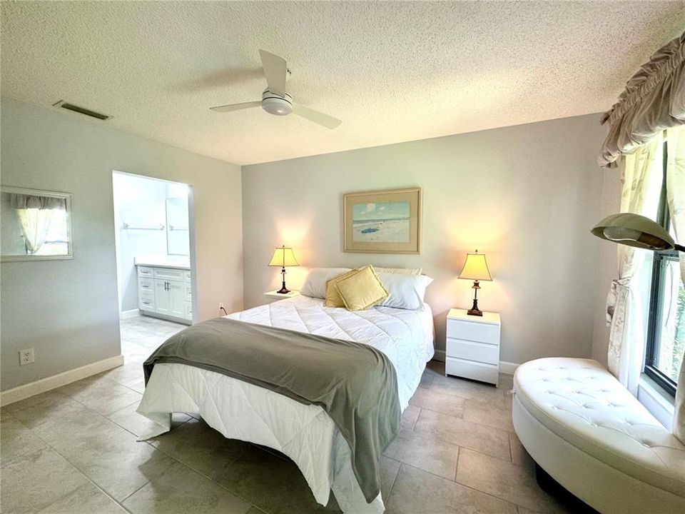 Под контрактом: $2,150 (2 спален, 2 ванн, 1069 Квадратных фут)