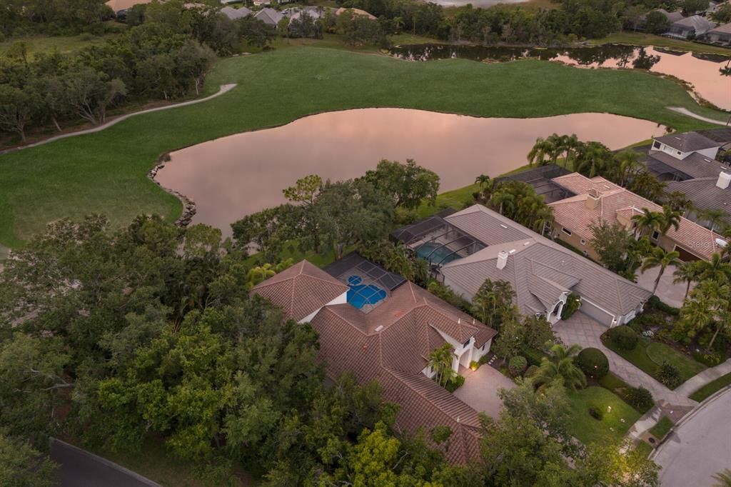 合同活跃: $1,799,000 (4 贝兹, 4 浴室, 3885 平方英尺)