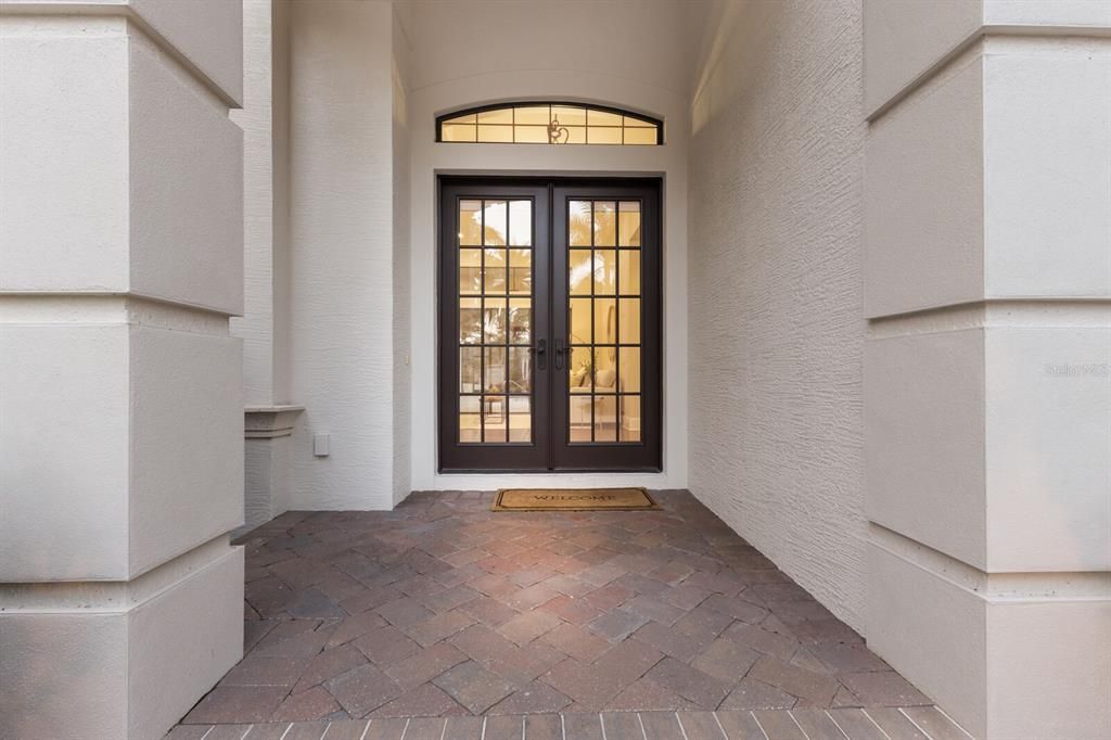 合同活跃: $1,799,000 (4 贝兹, 4 浴室, 3885 平方英尺)