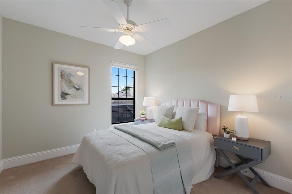 合同活跃: $1,799,000 (4 贝兹, 4 浴室, 3885 平方英尺)