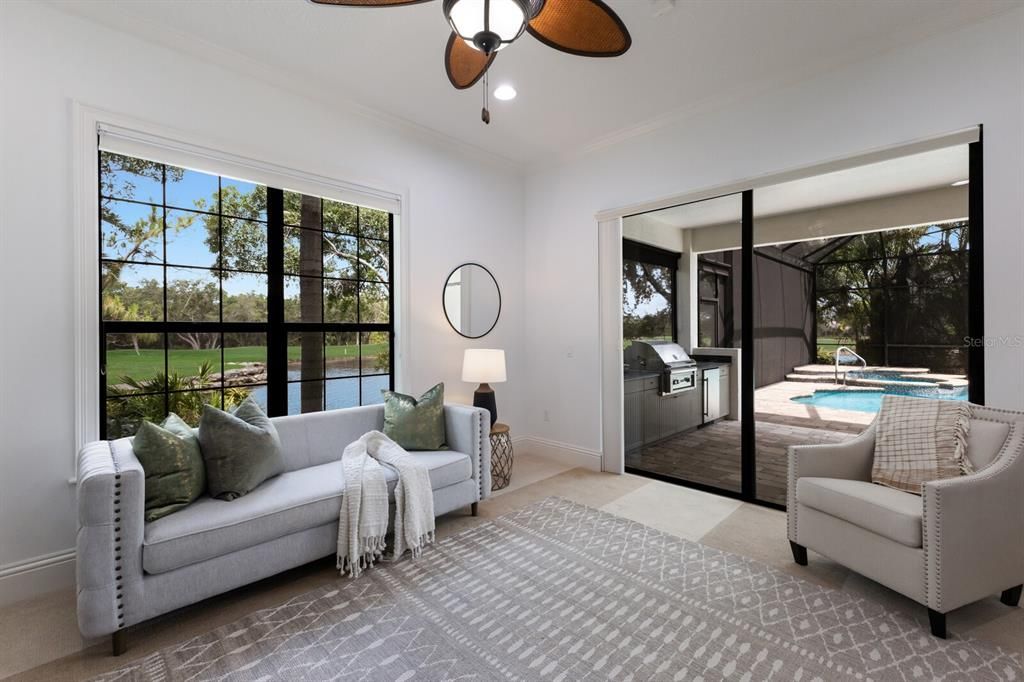 合同活跃: $1,799,000 (4 贝兹, 4 浴室, 3885 平方英尺)