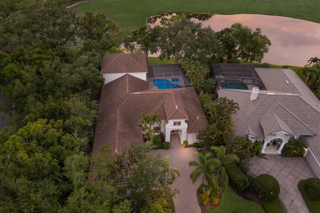 合同活跃: $1,799,000 (4 贝兹, 4 浴室, 3885 平方英尺)