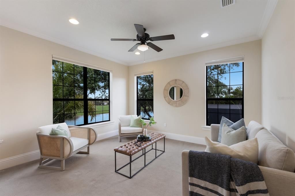 合同活跃: $1,799,000 (4 贝兹, 4 浴室, 3885 平方英尺)