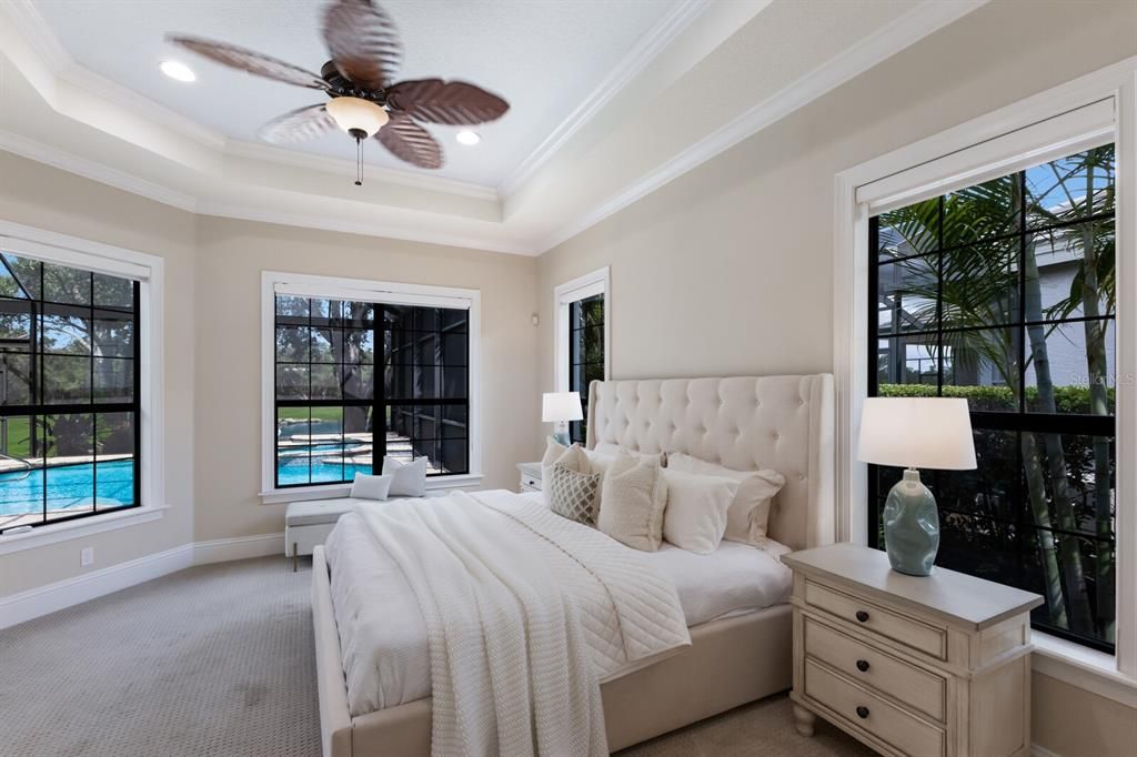 合同活跃: $1,799,000 (4 贝兹, 4 浴室, 3885 平方英尺)