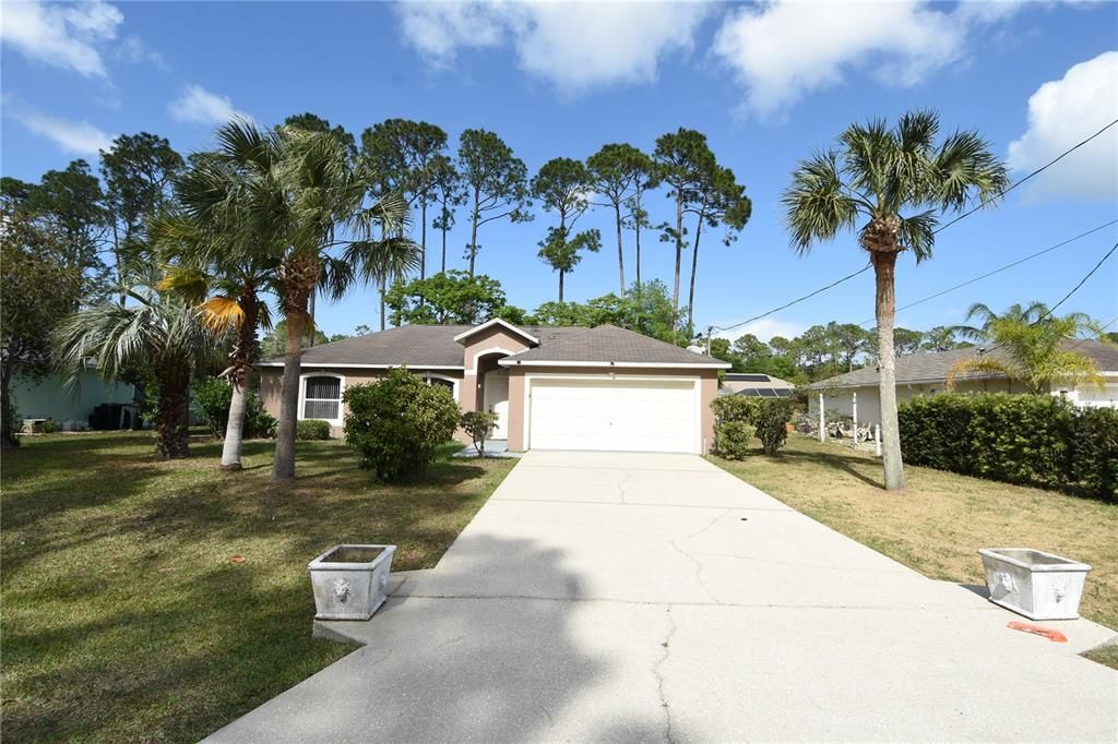 Recently Rented: $2,300 (3 beds, 2 baths, 1535 Square Feet)