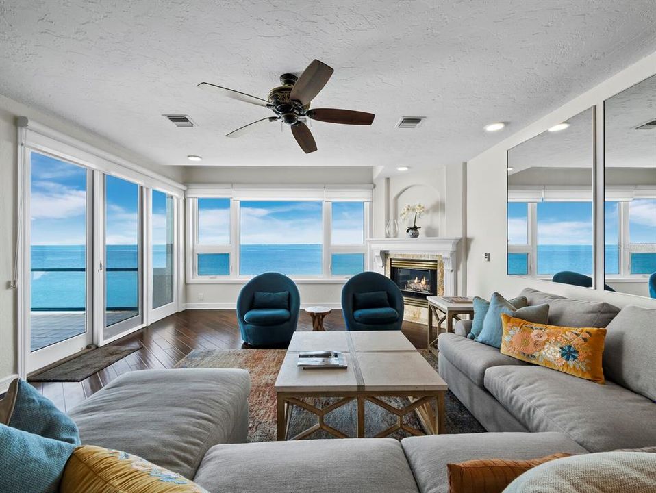 En Venta: $2,150,000 (3 camas, 3 baños, 2365 Pies cuadrados)