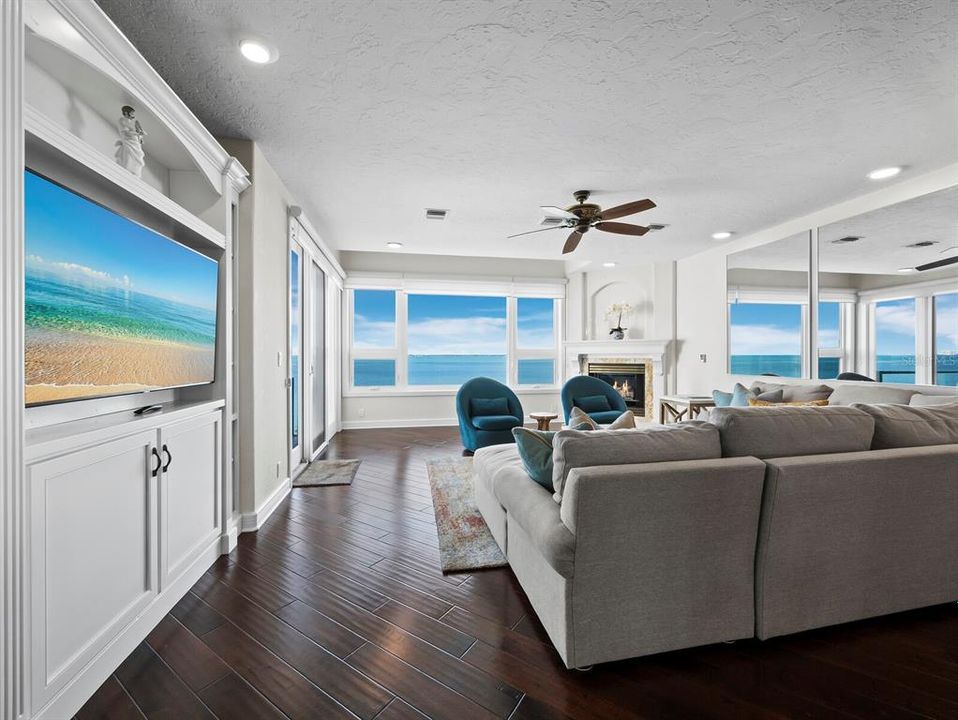 En Venta: $2,150,000 (3 camas, 3 baños, 2365 Pies cuadrados)