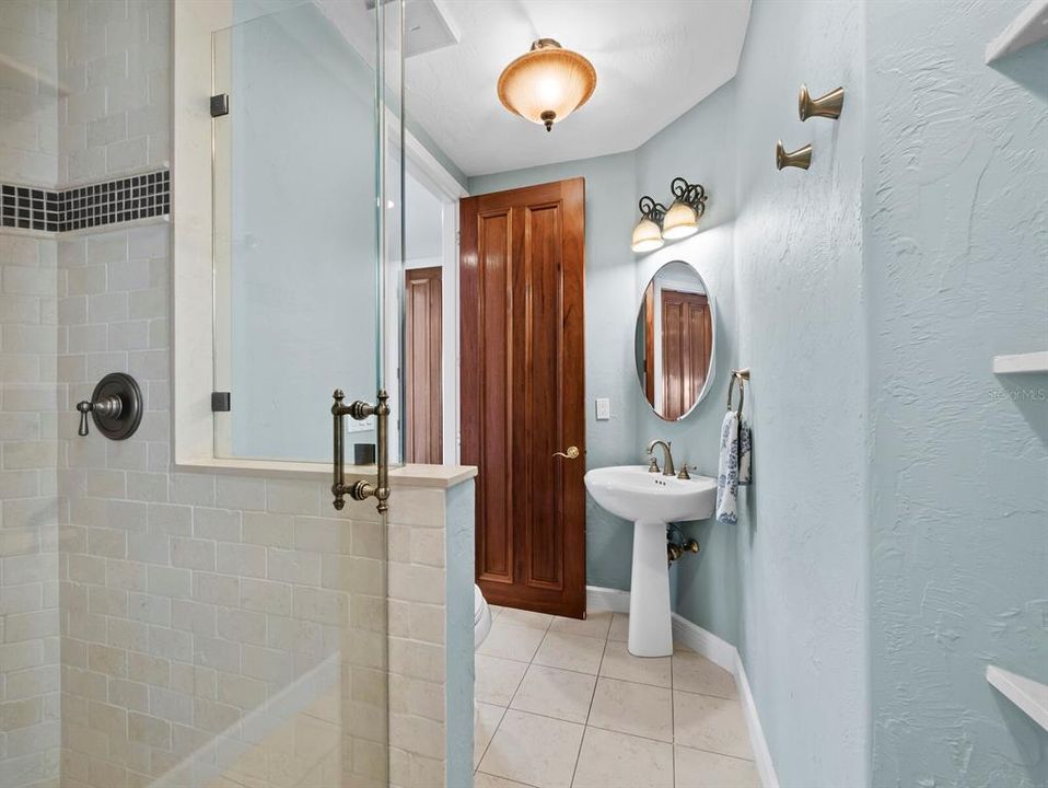 En Venta: $2,150,000 (3 camas, 3 baños, 2365 Pies cuadrados)