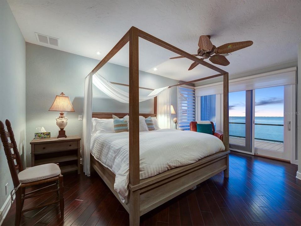 En Venta: $2,150,000 (3 camas, 3 baños, 2365 Pies cuadrados)