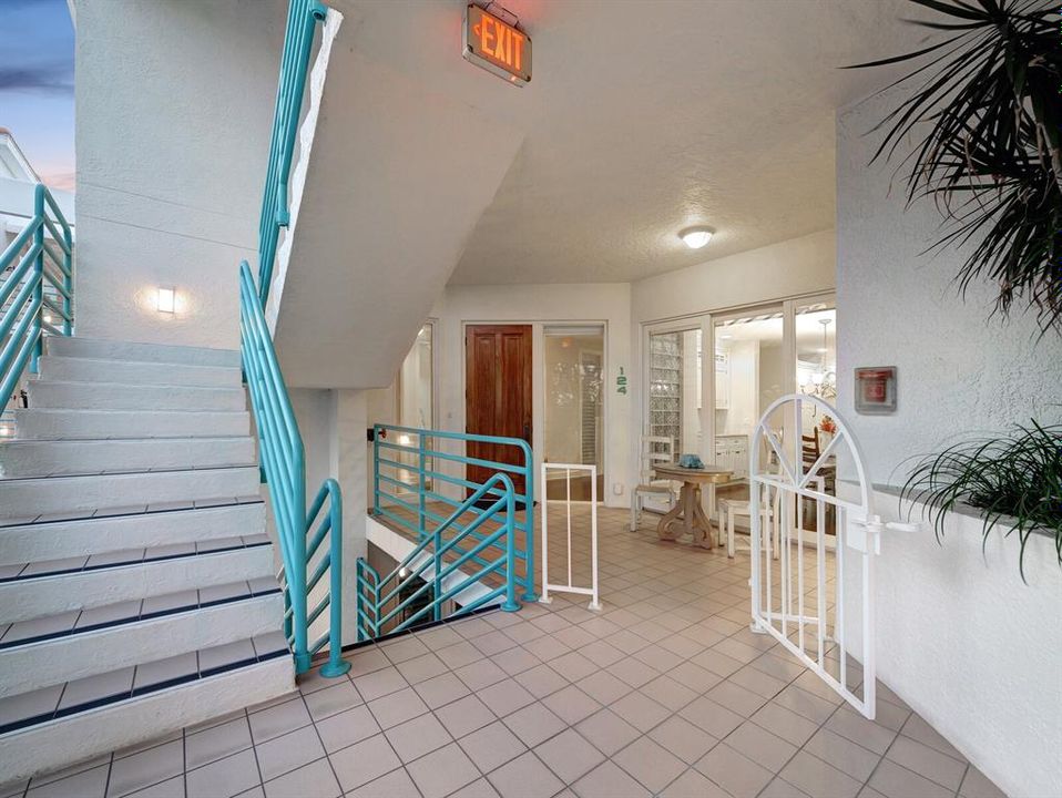 En Venta: $2,150,000 (3 camas, 3 baños, 2365 Pies cuadrados)