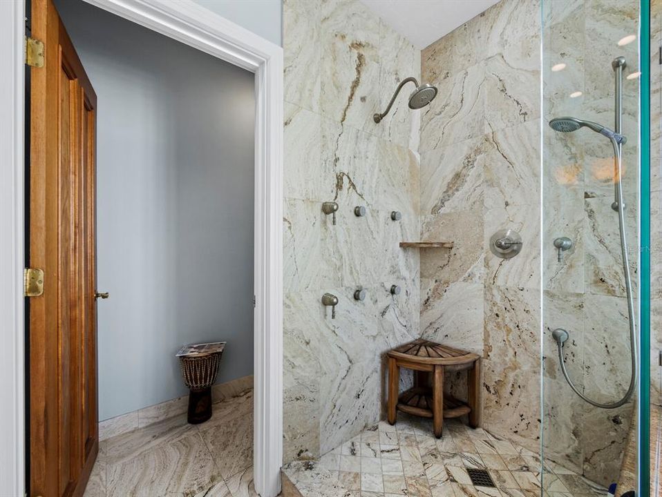 En Venta: $2,150,000 (3 camas, 3 baños, 2365 Pies cuadrados)