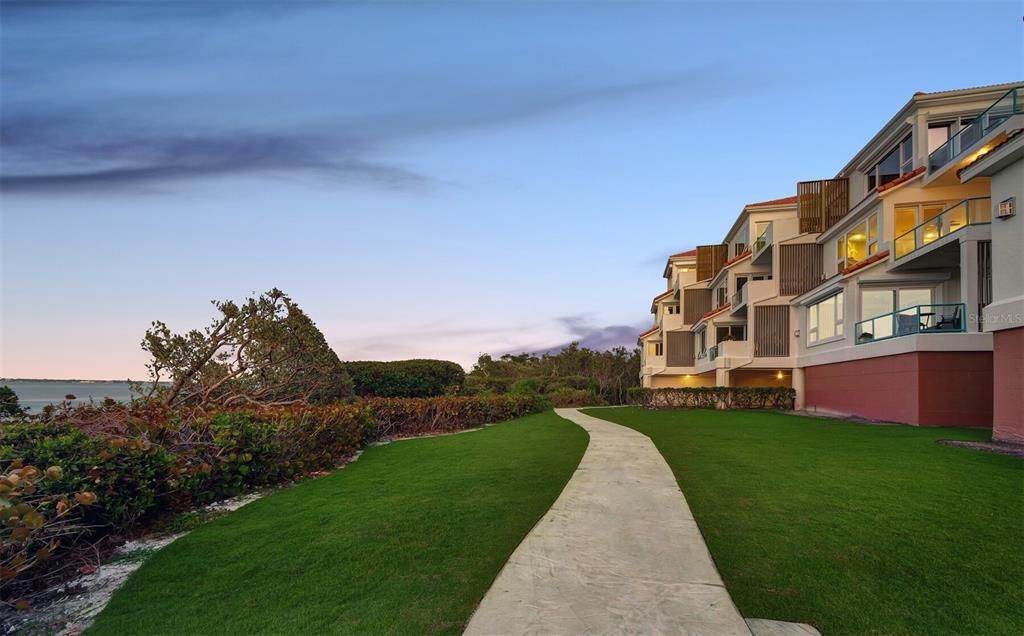 En Venta: $2,150,000 (3 camas, 3 baños, 2365 Pies cuadrados)