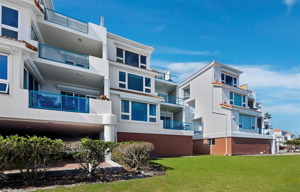 En Venta: $2,150,000 (3 camas, 3 baños, 2365 Pies cuadrados)